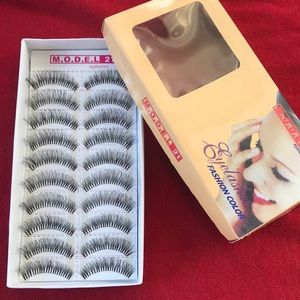 MODEL 21 Pack Fashion Lashes